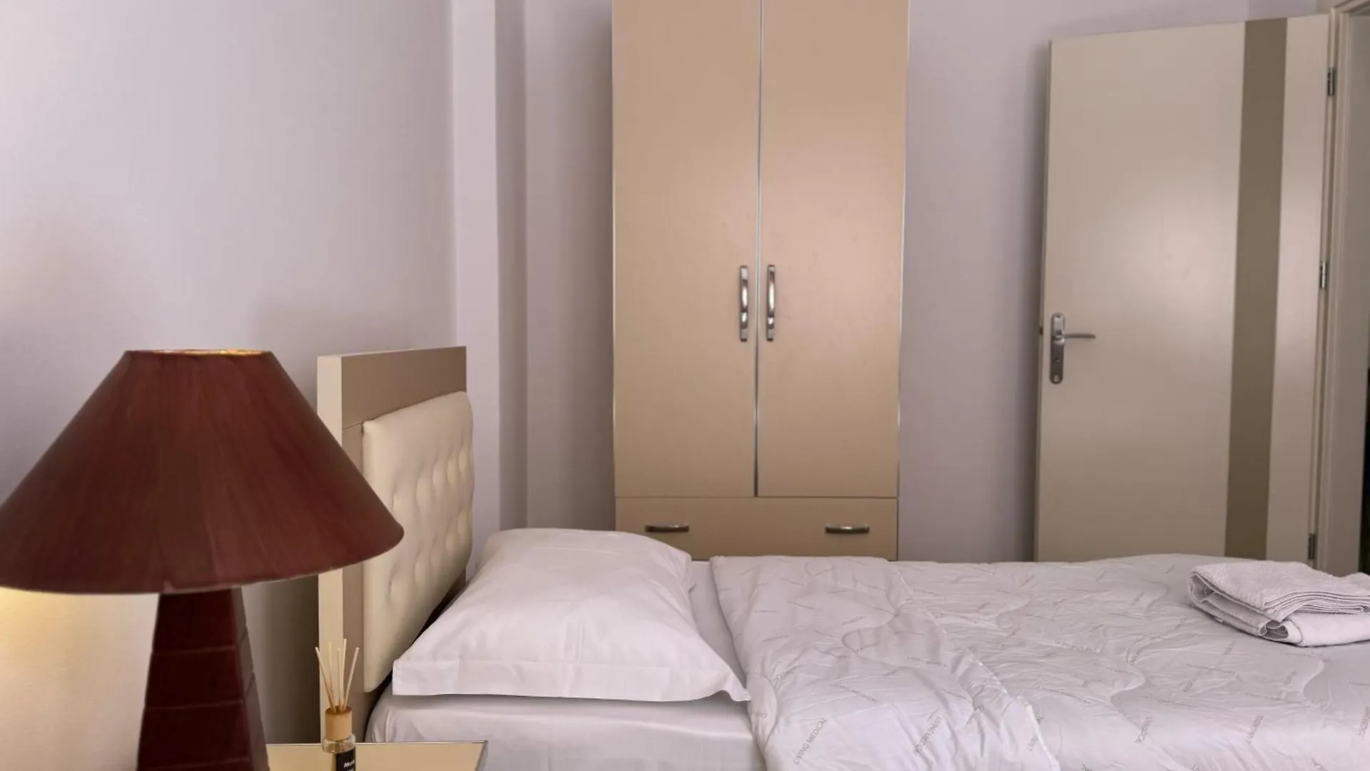 Light Apartment Sarande 0*,