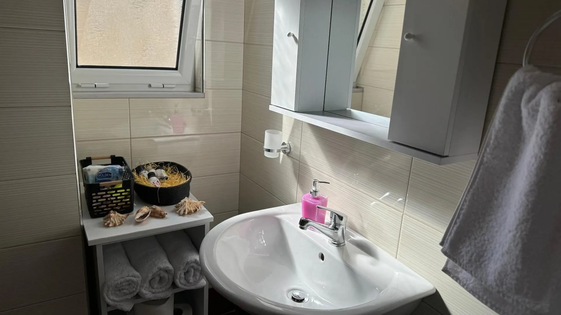 Light Apartment Sarande