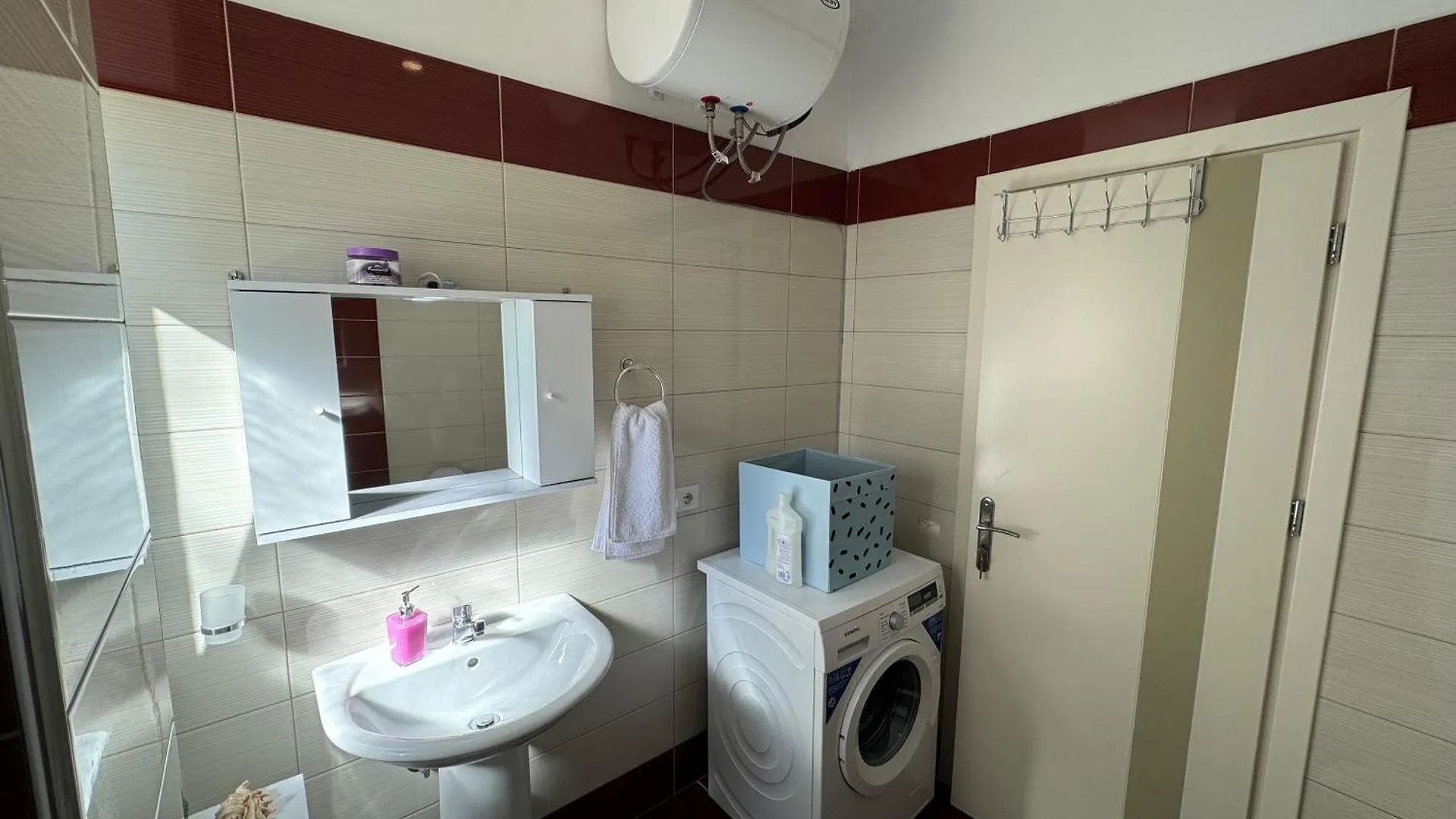 Light Apartment Sarandë