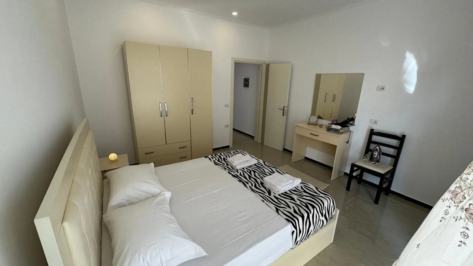 Light Apartment Sarande 0*,