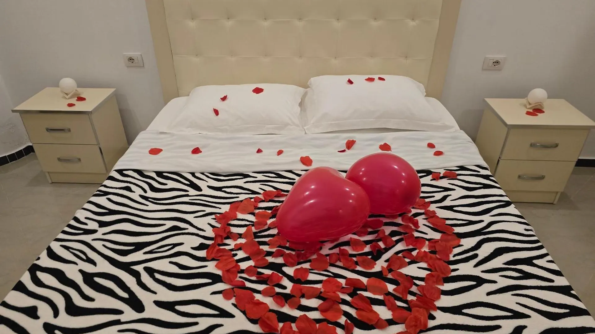 Light Apartment Saranda Albania